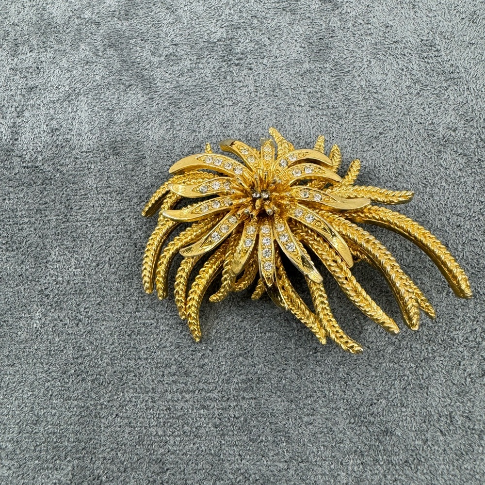 Vintage Gold and Diamond Brooch